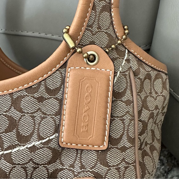 COACH 2007 TAN LEATHER JACQUARD CANVAS SHOULDER BAG WITH ORIGINAL HANGTAG - Picture 2 of 15